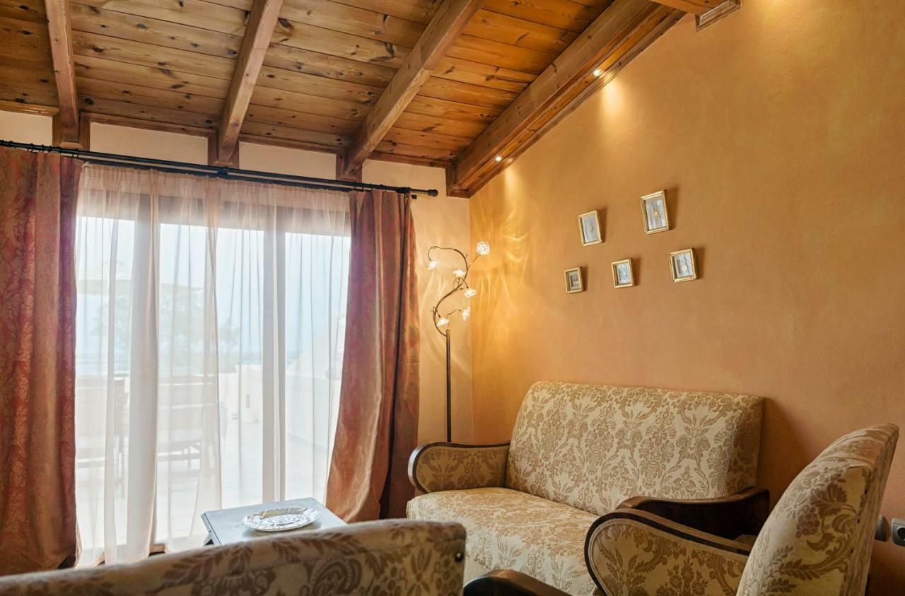 Elois Suites Rethymno  Екстер'єр фото