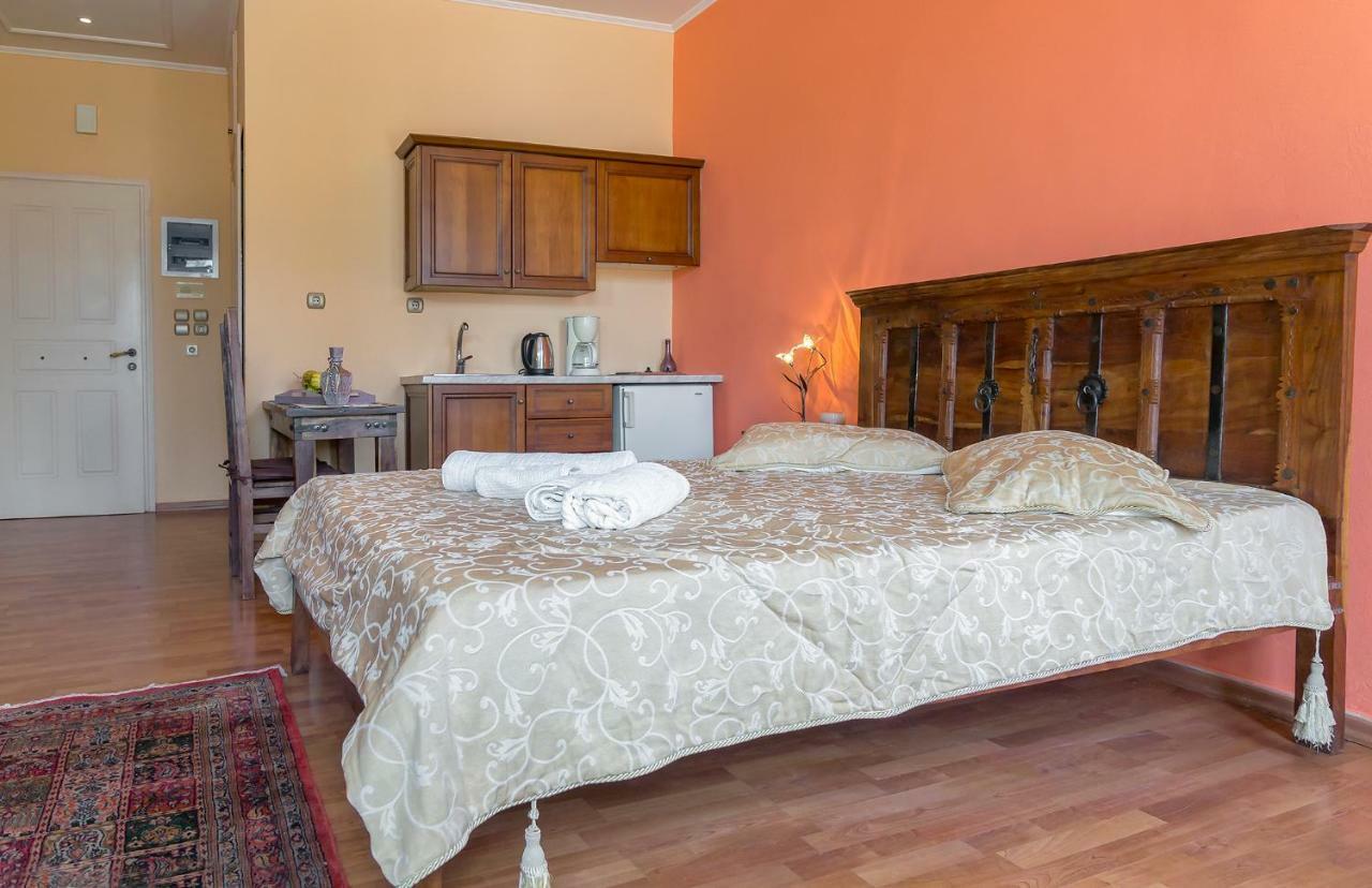 Elois Suites Rethymno  Екстер'єр фото